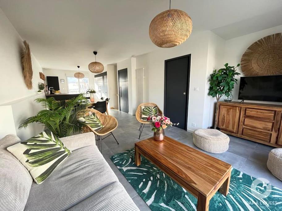 .La Villa Sablaise. Maison Avec Place De Parking Au Coeur Du Quartier Arago Les Sables-dʼOlonne Екстериор снимка